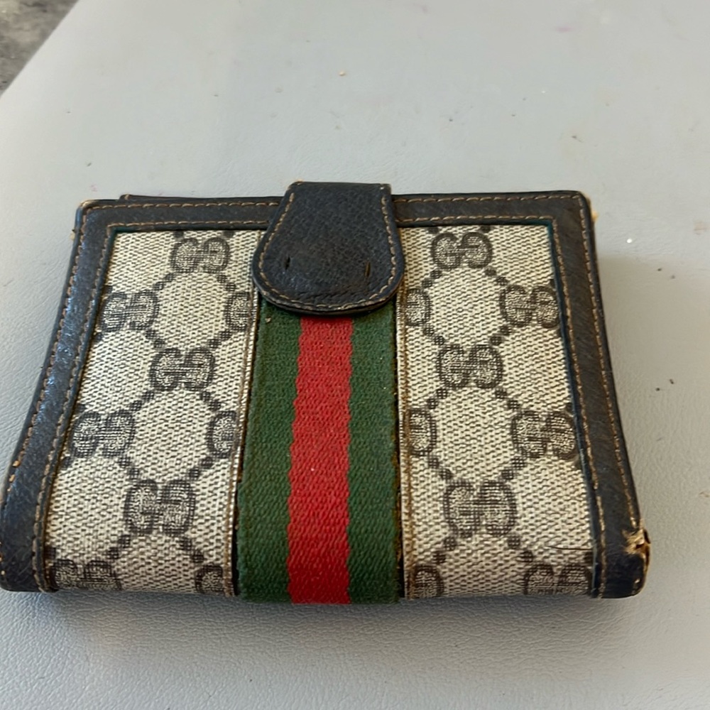 Rare Vintage Gucci GG Small Trifold Wallet